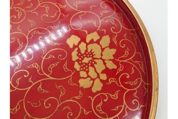 輪島塗　蒔絵　朱塗　雅な佇まいの丸盆2枚セット(お盆、トレイ、トレー、金彩、花唐草、漆器、漆芸)(R-081351)