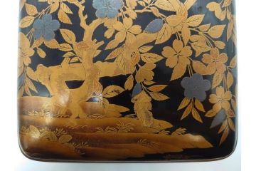 明治期　時代物　蒔絵　漆器　優美で上品な雰囲気の手箱(桜?、花、金彩、木製、漆芸、漆器、文箱、収納箱、手許箱、紐付き)(R-081352)
