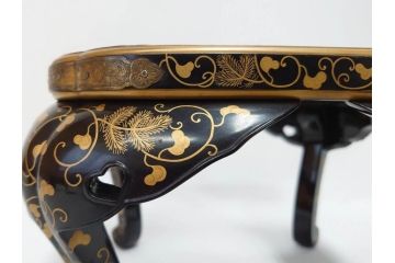 江戸〜明治期　蒔絵　松唐草　火箸　華やかな気品を感じる大名火鉢(木製、漆芸、猫脚、手あぶり)(R-081353)