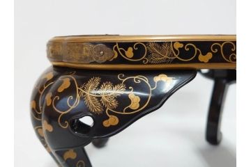 江戸〜明治期　蒔絵　松唐草　火箸　華やかな気品を感じる大名火鉢(木製、漆芸、猫脚、手あぶり)(R-081353)