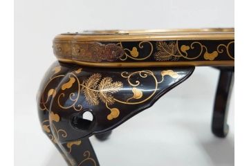 江戸〜明治期　蒔絵　松唐草　火箸　華やかな気品を感じる大名火鉢(木製、漆芸、猫脚、手あぶり)(R-081353)