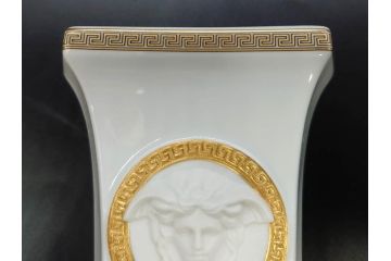 VERSACE(ヴェルサーチェ)　Rosenthal(ローゼンタール)　メデューサ　洗練されたデザインが美しい花瓶(ゴルゴナ、フラワーベース、花器、花入、花生、金彩、共箱付き、袋付き)(R-081355)