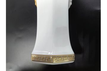 VERSACE(ヴェルサーチェ)　Rosenthal(ローゼンタール)　メデューサ　洗練されたデザインが美しい花瓶(ゴルゴナ、フラワーベース、花器、花入、花生、金彩、共箱付き、袋付き)(R-081355)