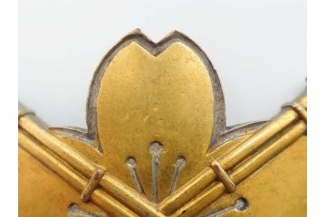 当時物　旧日本軍　陸軍　小銃射撃徽章　徽章2点セット(勲章、ミリタリー、軍隊、軍物、バッチ、バッジ、木箱付き)(R-081358)