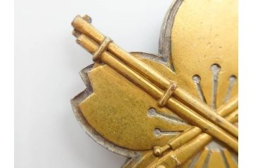 当時物　旧日本軍　陸軍　小銃射撃徽章　徽章2点セット(勲章、ミリタリー、軍隊、軍物、バッチ、バッジ、木箱付き)(R-081358)