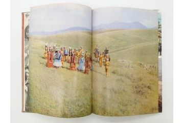1983年　モンゴル?　ロシア?　写真集(青年団、共産主義青年同盟、コムソモール、カザフ・ソビエト社会主義共和国、レーニン、アンドロポフ、資料、写真帳、古本)(R-081360)