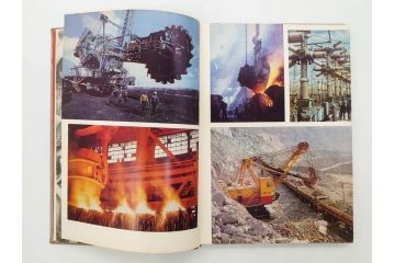 1983年　モンゴル?　ロシア?　写真集(青年団、共産主義青年同盟、コムソモール、カザフ・ソビエト社会主義共和国、レーニン、アンドロポフ、資料、写真帳、古本)(R-081360)