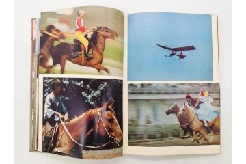 1983年　モンゴル?　ロシア?　写真集(青年団、共産主義青年同盟、コムソモール、カザフ・ソビエト社会主義共和国、レーニン、アンドロポフ、資料、写真帳、古本)(R-081360)