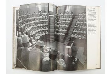 1983年　モンゴル?　ロシア?　写真集(青年団、共産主義青年同盟、コムソモール、カザフ・ソビエト社会主義共和国、レーニン、アンドロポフ、資料、写真帳、古本)(R-081360)