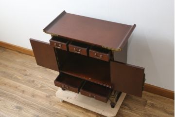 中古　美品　重厚感ある金具が魅力的なキャビネット(サイドキャビネット、サイドテーブル、箪笥、収納棚、戸棚)(R-081366)