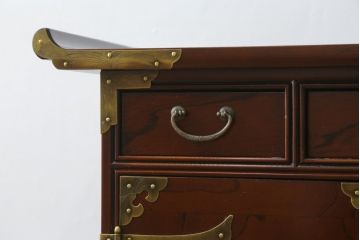 中古　美品　重厚感ある金具が魅力的なキャビネット(サイドキャビネット、サイドテーブル、箪笥、収納棚、戸棚)(R-081366)