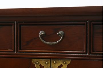 中古　美品　重厚感ある金具が魅力的なキャビネット(サイドキャビネット、サイドテーブル、箪笥、収納棚、戸棚)(R-081366)