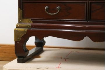 中古　美品　重厚感ある金具が魅力的なキャビネット(サイドキャビネット、サイドテーブル、箪笥、収納棚、戸棚)(R-081366)