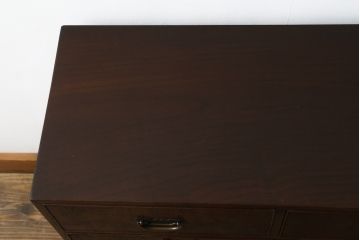 和製アンティーク　高級指物家具　前面桑材　天板側面槐(えんじゅ)材　引き出し9杯　収納力抜群!落ち着きのある色味の引き出し箪笥(チェスト、サイドチェスト、収納箪笥、和タンス)(R-081367)