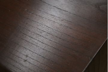 和製アンティーク　高級指物家具　前面桑材　天板側面槐(えんじゅ)材　引き出し9杯　収納力抜群!落ち着きのある色味の引き出し箪笥(チェスト、サイドチェスト、収納箪笥、和タンス)(R-081367)