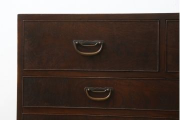 和製アンティーク　高級指物家具　前面桑材　天板側面槐(えんじゅ)材　引き出し9杯　収納力抜群!落ち着きのある色味の引き出し箪笥(チェスト、サイドチェスト、収納箪笥、和タンス)(R-081367)