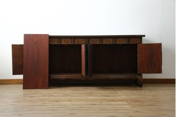 中古　大振りサイズ!!　希少な廃番品!!　李朝　アンティーク調　異国情緒の雰囲気漂うオリエンタルなサイドボード(収納棚、戸棚、引き出し)(R-081368)