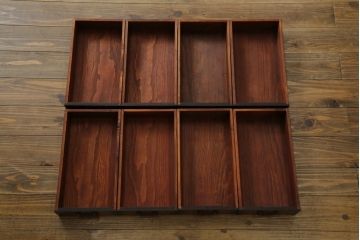 中古　大振りサイズ!!　希少な廃番品!!　李朝　アンティーク調　異国情緒の雰囲気漂うオリエンタルなサイドボード(収納棚、戸棚、引き出し)(R-081368)