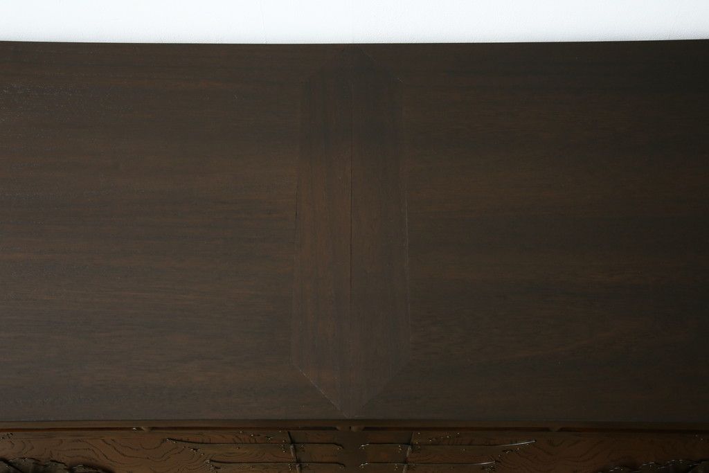 中古　大振りサイズ!!　希少な廃番品!!　李朝　アンティーク調　異国情緒の雰囲気漂うオリエンタルなサイドボード(収納棚、戸棚、引き出し)(R-081368)