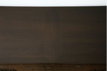 中古　大振りサイズ!!　希少な廃番品!!　李朝　アンティーク調　異国情緒の雰囲気漂うオリエンタルなサイドボード(収納棚、戸棚、引き出し)(R-081368)