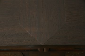 中古　大振りサイズ!!　希少な廃番品!!　李朝　アンティーク調　異国情緒の雰囲気漂うオリエンタルなサイドボード(収納棚、戸棚、引き出し)(R-081368)