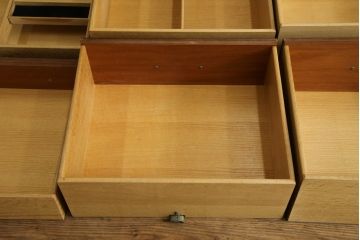 中古　DREXEL HERITAGE(ドレクセルヘリテイジ)　上品な佇まいが魅力のマホガニー材製サイドボード(サイドチェスト、引き出し)(定価約70万円)(R-081369)