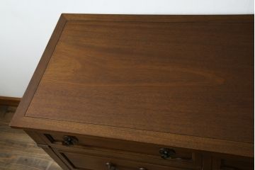中古　DREXEL HERITAGE(ドレクセルヘリテイジ)　上品な佇まいが魅力のマホガニー材製サイドボード(サイドチェスト、引き出し)(定価約70万円)(R-081369)