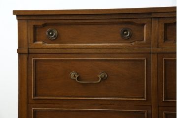 中古　DREXEL HERITAGE(ドレクセルヘリテイジ)　上品な佇まいが魅力のマホガニー材製サイドボード(サイドチェスト、引き出し)(定価約70万円)(R-081369)