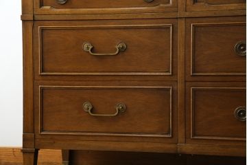 中古　DREXEL HERITAGE(ドレクセルヘリテイジ)　上品な佇まいが魅力のマホガニー材製サイドボード(サイドチェスト、引き出し)(定価約70万円)(R-081369)