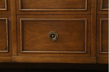 中古　DREXEL HERITAGE(ドレクセルヘリテイジ)　上品な佇まいが魅力のマホガニー材製サイドボード(サイドチェスト、引き出し)(定価約70万円)(R-081369)