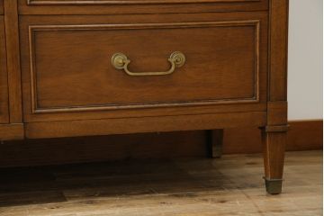 中古　DREXEL HERITAGE(ドレクセルヘリテイジ)　上品な佇まいが魅力のマホガニー材製サイドボード(サイドチェスト、引き出し)(定価約70万円)(R-081369)