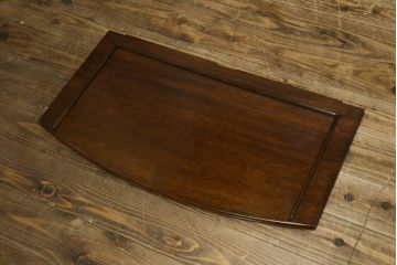 イギリスアンティーク　美品!!　高級品　上手物!!　マホガニー材の美しい杢目が目を引く!凝った作り込みの脚付きサイドボード(キャビネット、収納棚、戸棚、飾り棚、英国)(R-081370)