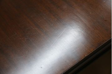 イギリスアンティーク　美品!!　高級品　上手物!!　マホガニー材の美しい杢目が目を引く!凝った作り込みの脚付きサイドボード(キャビネット、収納棚、戸棚、飾り棚、英国)(R-081370)