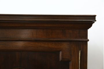 イギリスアンティーク　美品!!　高級品　上手物!!　マホガニー材の美しい杢目が目を引く!凝った作り込みの脚付きサイドボード(キャビネット、収納棚、戸棚、飾り棚、英国)(R-081370)