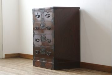 中古　美品　田中家具　重厚感ある佇まいが魅力的な二本松欅箪笥(和タンス、整理箪笥、衣装箪笥、サイドボード、引き出し)(R-081371)