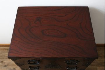 中古　美品　田中家具　重厚感ある佇まいが魅力的な二本松欅箪笥(和タンス、整理箪笥、衣装箪笥、サイドボード、引き出し)(R-081371)
