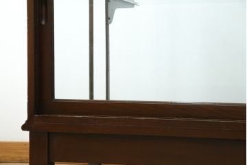 イギリスアンティーク　シンプルなデザインが取り入れやすいカウンターガラスケース(Gケース、ショーケース、ディスプレイケース、コレクションケース、飾り棚、収納棚、戸棚、陳列棚、店舗什器、英国)(R-081373)