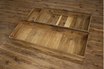 和製アンティーク　上手物!!　前面内部・桐材　三段が珍しい!古い時代の味わいが感じられる刀箪笥(ローボード、テレビボード、テレビ台、ローチェスト、引き出し、時代箪笥、収納箪笥)(R-081374)