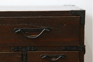 和製アンティーク　上手物!!　前面内部・桐材　三段が珍しい!古い時代の味わいが感じられる刀箪笥(ローボード、テレビボード、テレビ台、ローチェスト、引き出し、時代箪笥、収納箪笥)(R-081374)