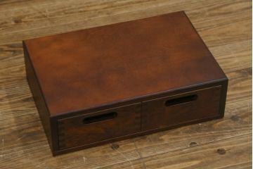 中古　美品　和光　NEW北樹　希少な廃番品　三枚引き戸の縦格子が和の雰囲気をより一層引き立てる水屋箪笥サイドボード(下駄箱、靴箱、収納棚、戸棚、玄関収納)(R-081375)