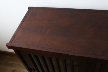 中古　美品　和光　NEW北樹　希少な廃番品　三枚引き戸の縦格子が和の雰囲気をより一層引き立てる水屋箪笥サイドボード(下駄箱、靴箱、収納棚、戸棚、玄関収納)(R-081375)