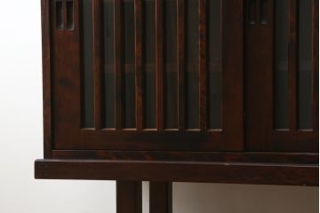 中古　美品　和光　NEW北樹　希少な廃番品　三枚引き戸の縦格子が和の雰囲気をより一層引き立てる水屋箪笥サイドボード(下駄箱、靴箱、収納棚、戸棚、玄関収納)(R-081375)