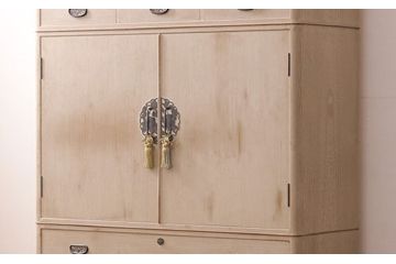 中古　前面・側面一枚板　上品な佇まいが魅力的な最高級品の加茂総桐箪笥・中段(胴丸)(総桐たんす、総桐箪笥、着物箪笥、衣装箪笥、和タンス、引き出し)(R-081381)