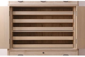 中古　前面・側面一枚板　上品な佇まいが魅力的な最高級品の加茂総桐箪笥・中段(胴丸)(総桐たんす、総桐箪笥、着物箪笥、衣装箪笥、和タンス、引き出し)(R-081381)