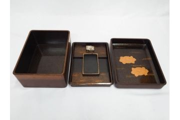 時代物　明治期　梨地　高蒔絵　桐鳳凰図　雅趣に富んだ硯箱(菊、花、風景、木製、漆器、漆芸、書道具、水差、水滴)(R-081386)