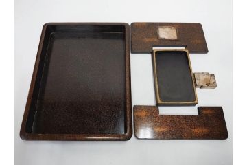 時代物　明治期　梨地　高蒔絵　桐鳳凰図　雅趣に富んだ硯箱(菊、花、風景、木製、漆器、漆芸、書道具、水差、水滴)(R-081386)