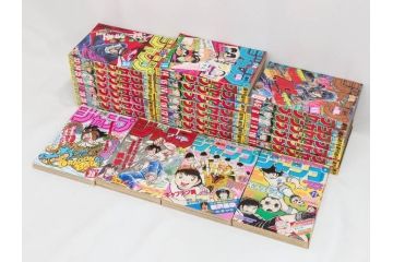 1982年〜1985年　週刊 少年ジャンプ　少年まんが27冊セット(1983年、1984年、漫画雑誌、マンガ、ドラゴンボール、Dr.スランプ、ポスター、シール、こち亀、ハイスクール!奇面組、KID)(R-081389)