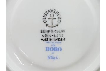 ビンテージ　スウェーデン　GUSTAVSBERG(グスタフスベリ)　BORO(ボロ)/Upsala　Ekeby(ウプサラエクビー)　KARLSKRONA　優しい風合いのコーヒーカップ&ソーサー2客セット(花、フラワー、ヴィンテージ、Stig Lindberg、スティグ・リンドベリ、カールスクルーナ、カールスクローナ、S&C、碗皿、洋食器、北欧)(R-081391)