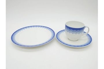 ビンテージ　ドイツ　Arzberg(アルツベルグ)　可憐な佇まいのトリオ2客セット(ヴィンテージ、カップ&ソーサー、S&C、プレート、碗皿、中皿、洋食器)(R-081394)