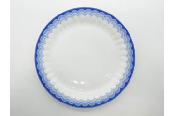 ビンテージ　ドイツ　Arzberg(アルツベルグ)　可憐な佇まいのトリオ2客セット(ヴィンテージ、カップ&ソーサー、S&C、プレート、碗皿、中皿、洋食器)(R-081394)